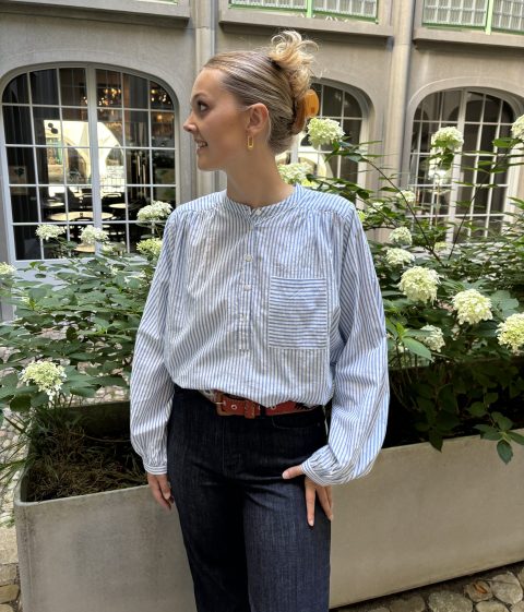 Simple Look with colourful details