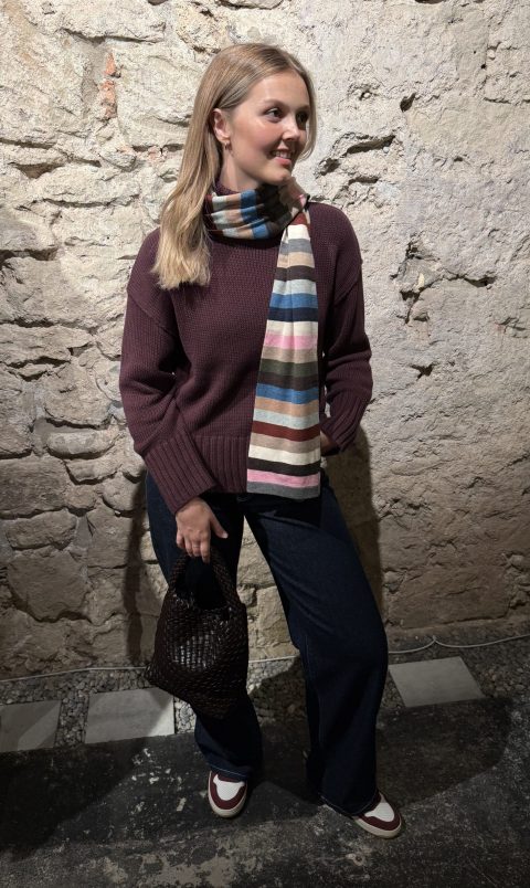 Cozy Fall Look in Bordeaux