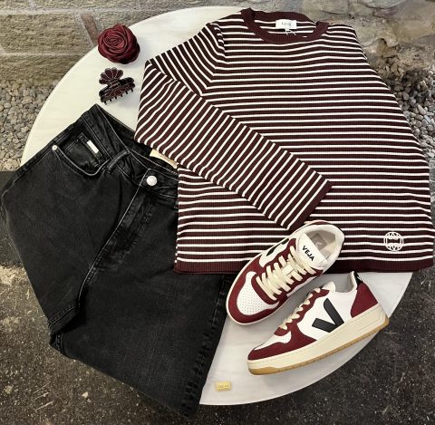 Casual Bordeaux-striped look