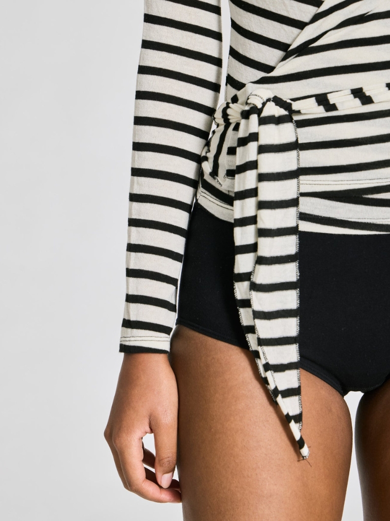 Top - Anne Striped Wrap LS, Ecru/Black Sailor Stripe – Bild 3