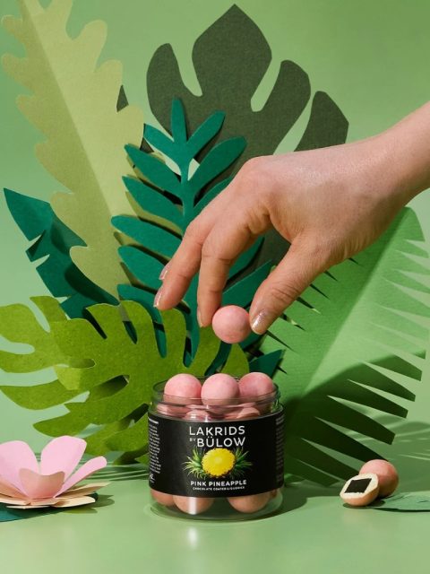 Alternative view of Lakritze - Small, Pink Pineapple
